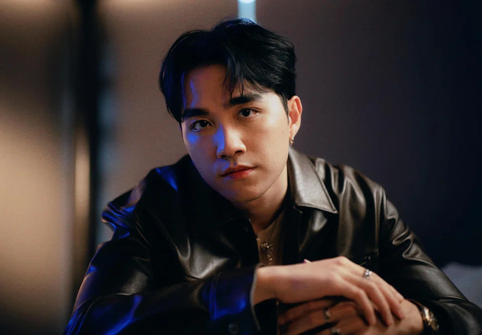 Singapore-based R&B soul-pop singer-songwriter lullaboy is best known for regional hits such as Someone Like You (2021) and Shortcut To Heaven (2022).