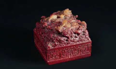 Guess how much Chinese emperor's imperial seal sold for? It's the most expensive one in the world