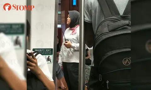 2 train disruptions on Monday morning: Traction power trip on LRT network, signal fault on Circle Line