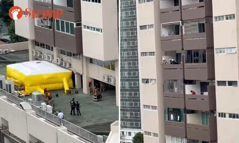 Stomper MS shared a video of a large yellow and white air pack deployed by the Singapore Civil Defence Force (SCDF) at the building.