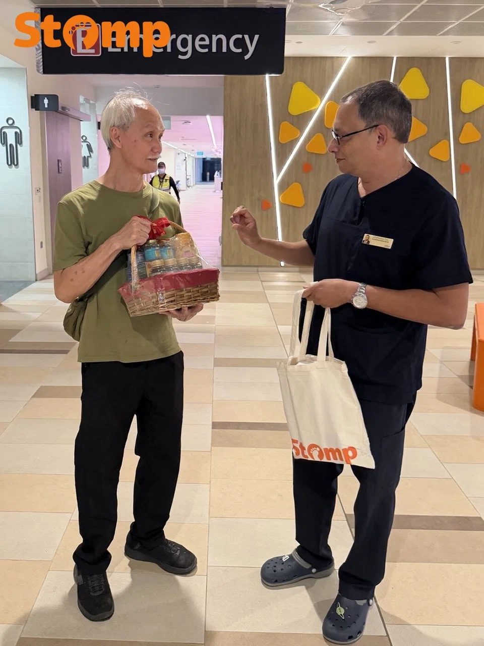 Kind Woodlands Hospital doctor helps family with wheelchair