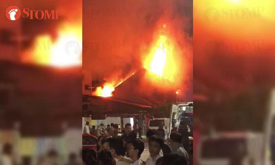 Massive fire breaks out at 2 shophouses in Geylang