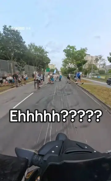 ‘Got overhead bridge for what?’: Motorcyclist questions group crossing Pasir Ris road