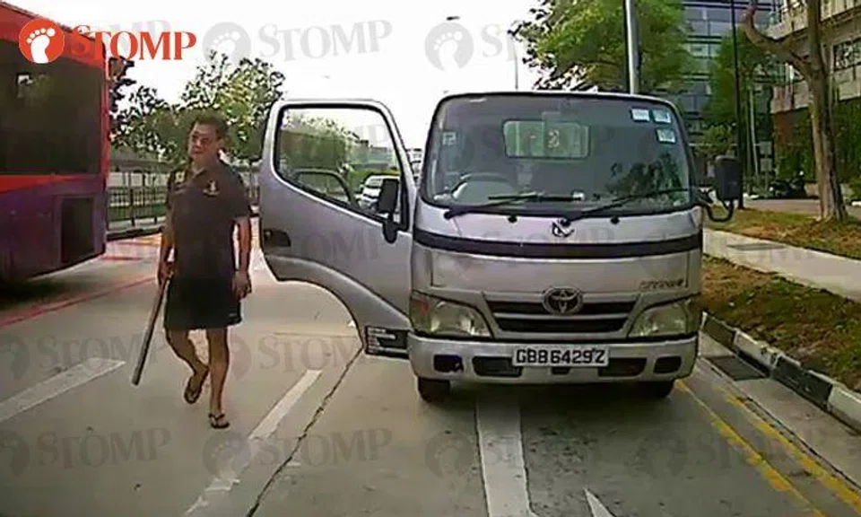 Lorry driver brandishes wooden plank after allegedly challenging man to a fight in Tampines