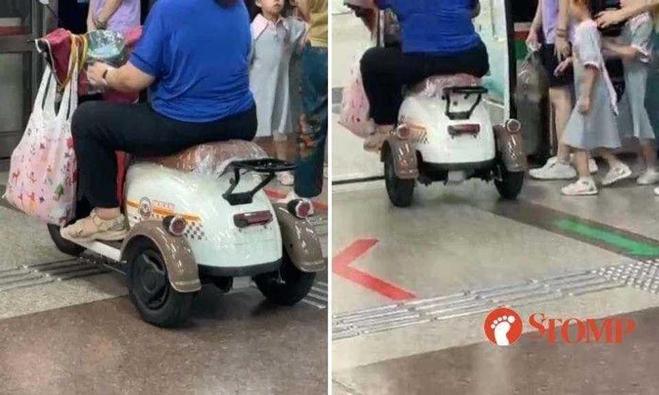 Stomper LCK shared a video of a woman riding a personal mobility aid (PMA) on the train platform in City Hall MRT station on Aug 1.
