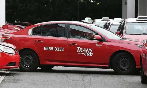 JC student hoping to contact cabby who left before being paid full $15 fare
