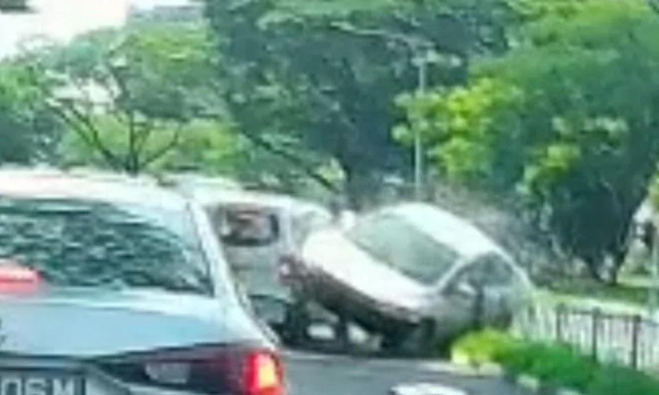hit-and-run accident at geylang involving van and car
