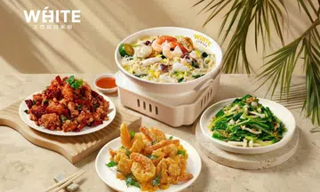 Try White Restaurant’s signature Original White Beehoon featuring squid, scallops and prawns.