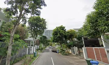 Worker dies in tree-felling accident in Katong