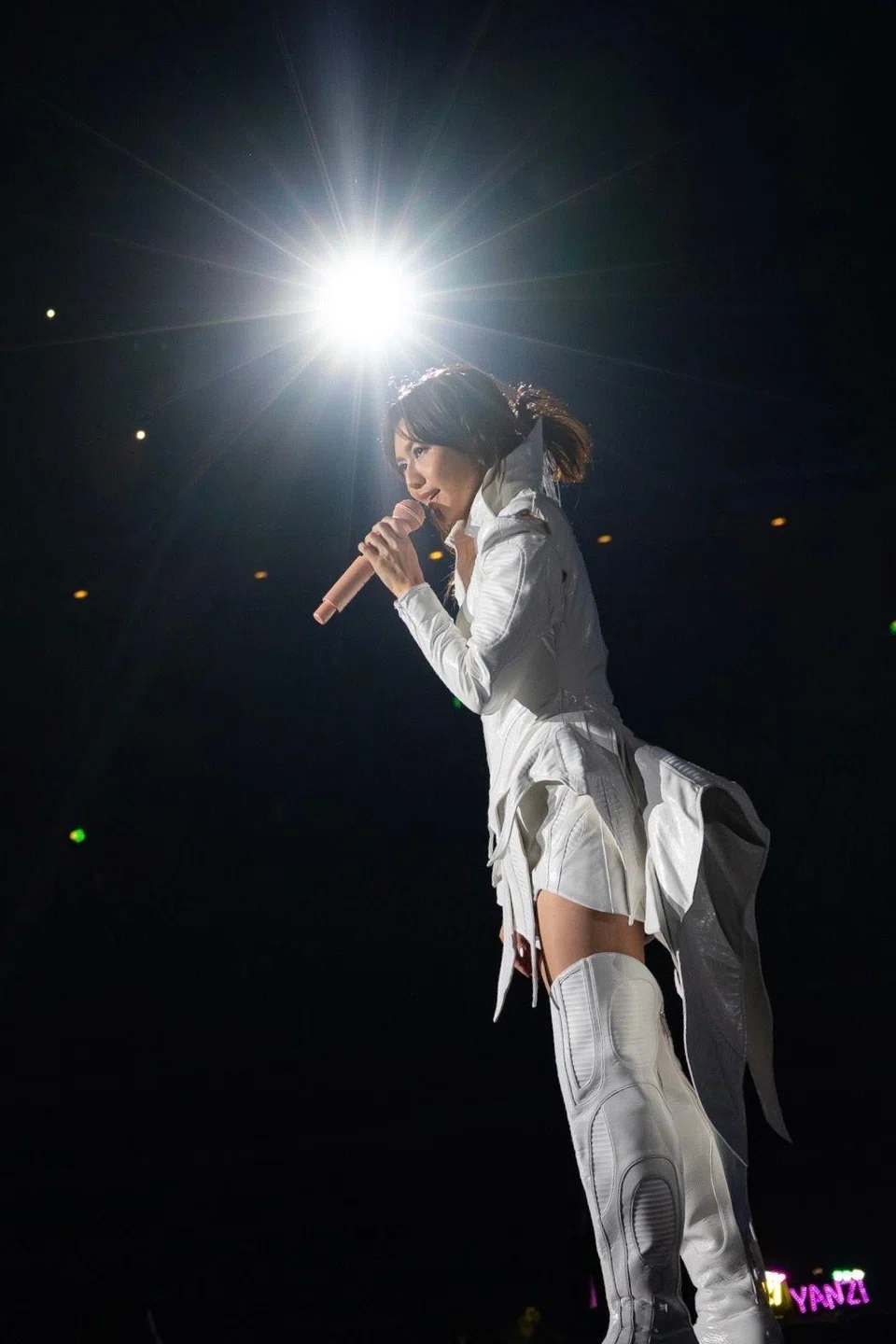 Sun singing My Love (2004) from her eighth album Stefanie (2004).