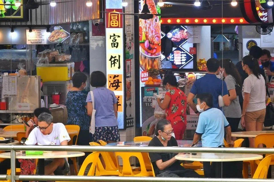 Smoking has been prohibited at all coffee shops since July 2006, except at designated smoking corners. 