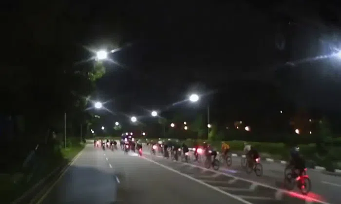Over 50 cyclists seen hogging road in Clementi | STOMP
