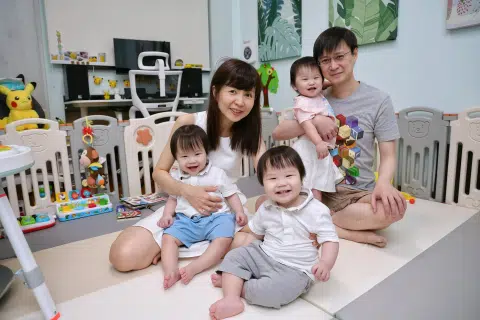 How common are multiple births like twins and triplets in S'pore?