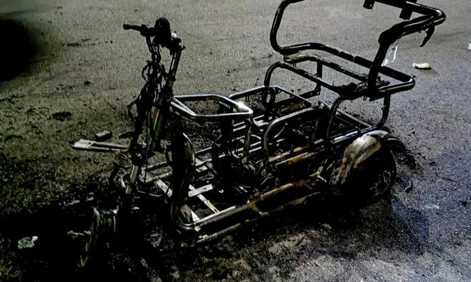 Couple's PMA catches fire at Bedok carpark during food delivery