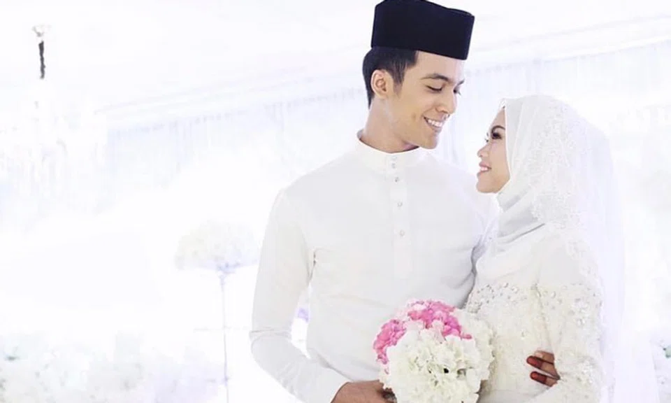 Actor Aliff Aziz has tried to woo back his former wife, singer Bella Astillah, since their divorce in May. The couple married in 2016 and have a son. PHOTO: ALIF AZIZ / INSTAGRAM