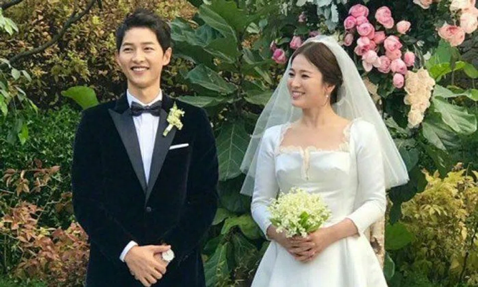 Tell us which celebs attended Song Song couple's wedding and win 60 days of Viu Premium