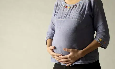 woman gives birth in toilet after taking abortion pills