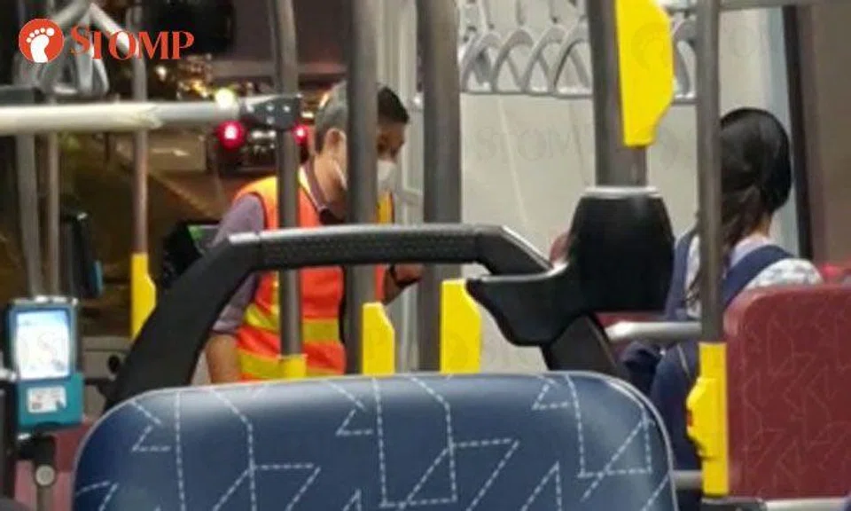 Bus driver stops bus at Orchard Turn to tell woman to stop talking on her phone