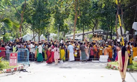 Minister calls out long waiting times at temples during Thaipusam, organisers to conduct review