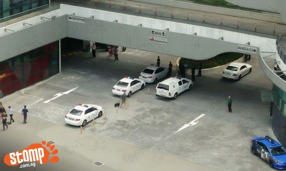 30-year-old man arrested after dispute at Oxley Bizhub