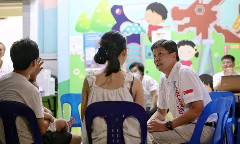 Ng Chee Meng pledges to fulfil promises to Jalan Kayu residents