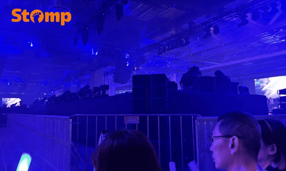 "We can see speakers only."