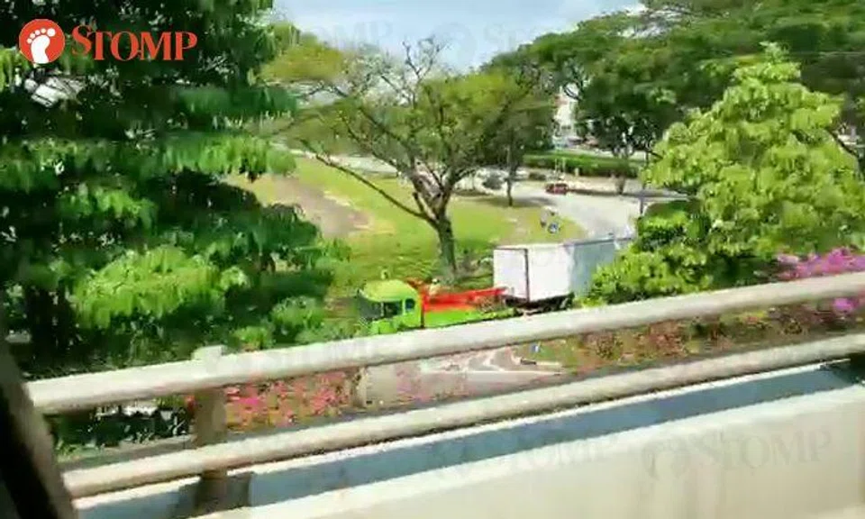Accident involving lorry causes 30-minute traffic jam along PIE