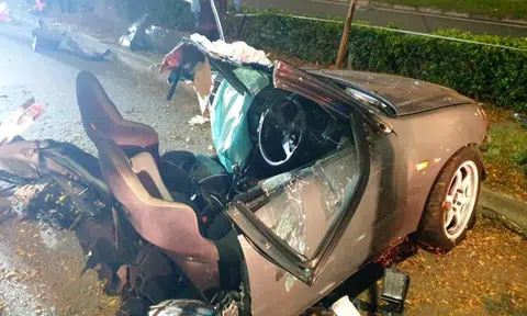 2 years' jail for man who drove at up to 140kmh, causing crash that split car and killed his 2 passengers