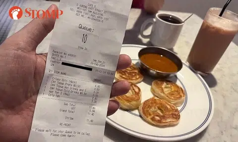 Diner surprised to pay 10% CNY 'top-up' charge for coin prata and drinks at IMM cafe: 'I regret'