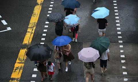 Heavy rain hits S'pore, people urged to avoid Upper Paya Lebar Road area