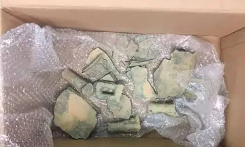$1.4m ancient Chinese cauldron found smashed after being sent via courier service