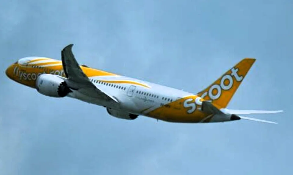 Scoot plane