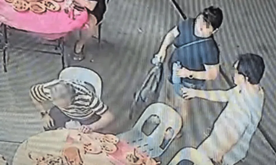 After finishing their meal, this family of four allegedly left the restaurant calmly without paying for it. 