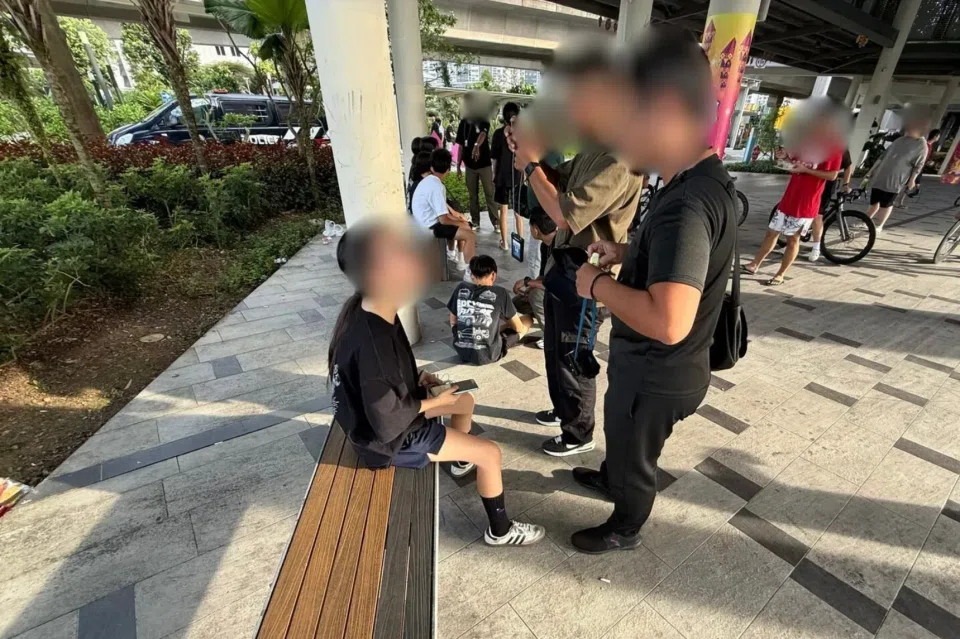 A total of six vapes and components were seized, including one vape suspected to contain etomidate. 