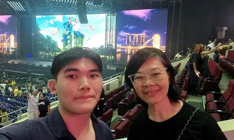 The Kallang Pass winner Thevin Ong took his mother, Lau Li Ping, to George Lam and Sally Yeh’s concert at Singapore Indoor Stadium in April.