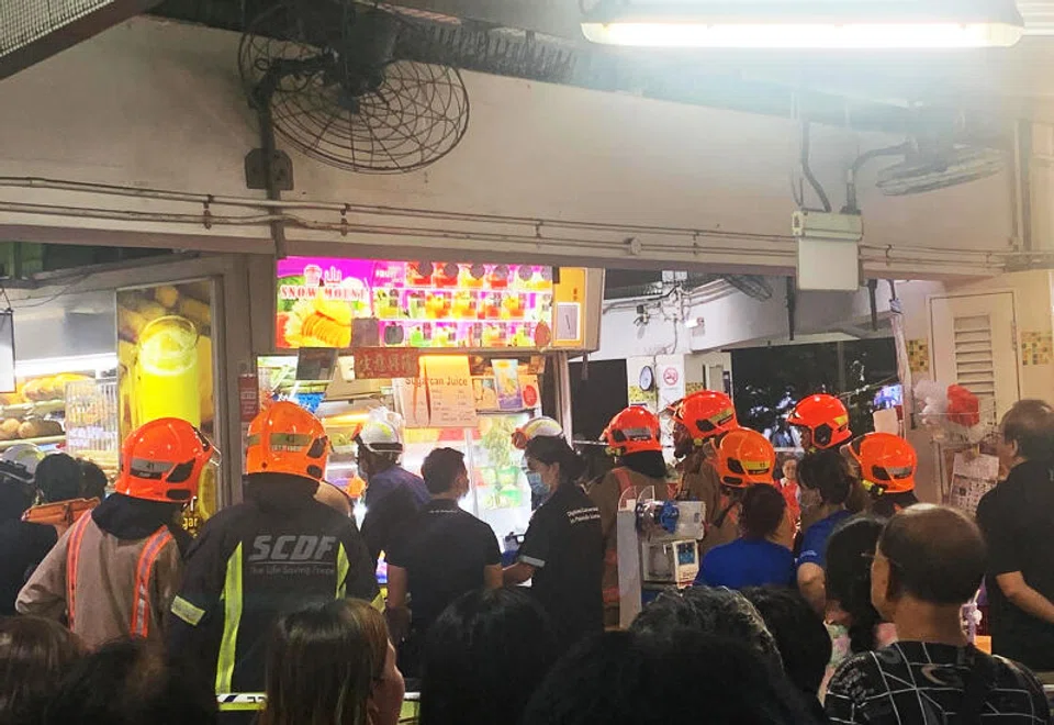 In pictures of the incident uploaded to social media platform Xiaohongshu, first responders can be seen in front of the stall, while members of the public observe from behind a police cordon.