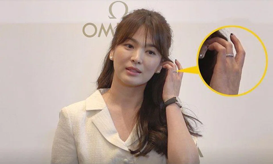 Song Hye Kyo shows off wedding ring and discusses plans for children with husband Song Joong Ki