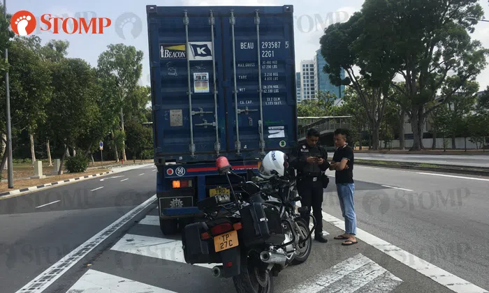Stomp Vehicle Video: 25 heavy vehicle drivers get 'saman' in joint operation observed ...