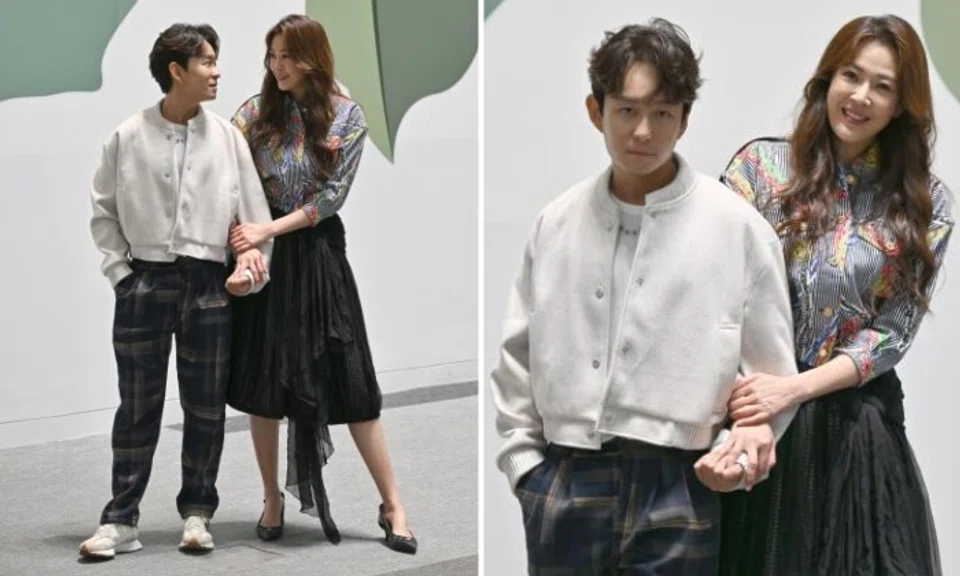 Jeremy Chan was asked to stop looking at his wife Jesseca Liu too lovingly. Photos: Lianhe Zaobao
