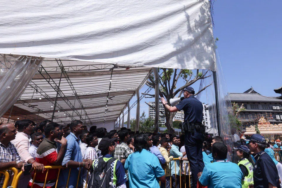 The crowd, which had been waiting to enter the sanctum to pray, dissipated after the police were called to the site at Geylang East Avenue 2.