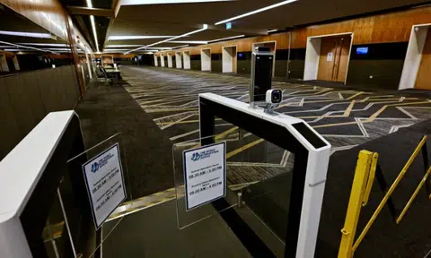 Parents 'shocked and disappointed' to learn only in Feb about June closure of Suntec international school