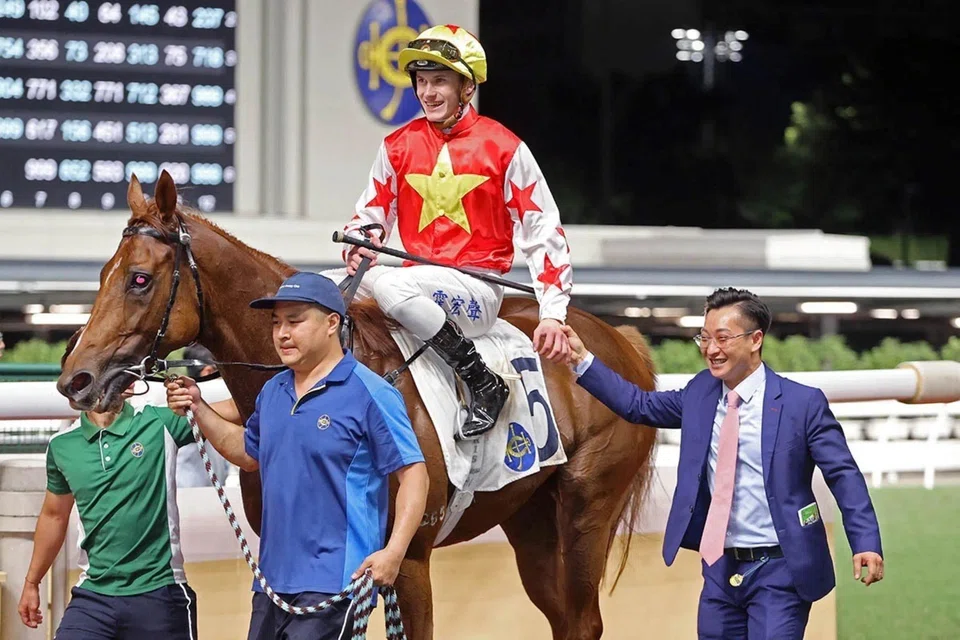 Hameron returning to scales after winning a Class 3 race (1,800m) on July 12, 2023. Zac Purton will ride him in the Jeju Handicap (1,650m) on April 30.