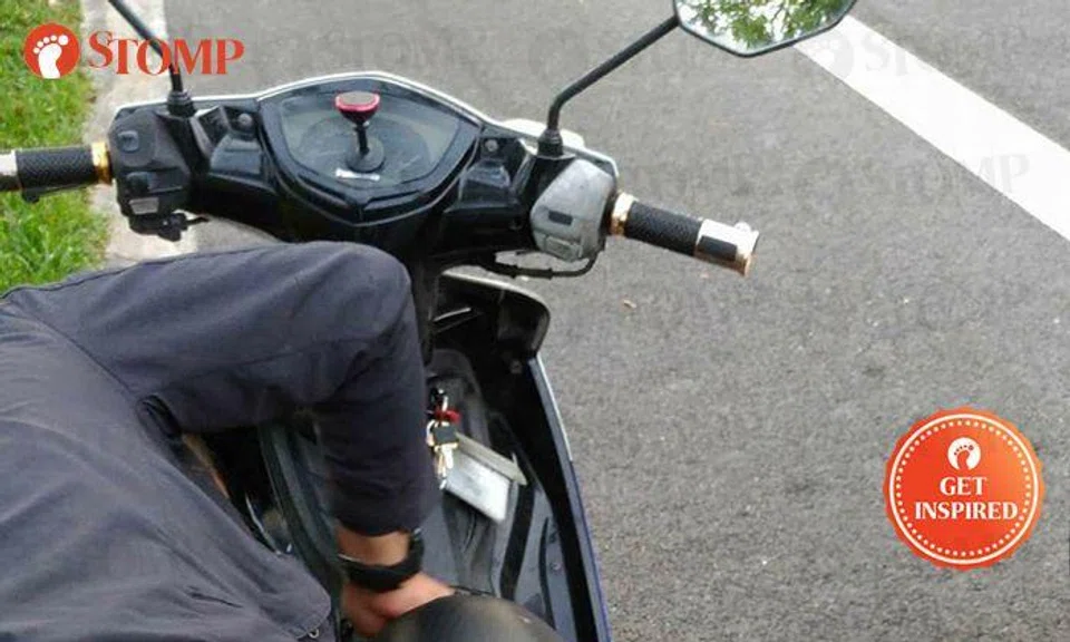 Photo of the stranded biker whom Fithri assisted