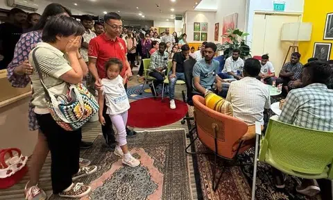 Tears flow as mum thanks migrant workers who saved her 6-year-old daughter from River Valley shophouse fire