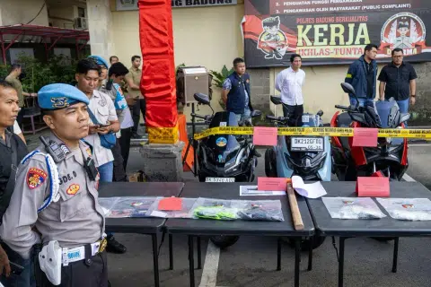 Two men involved in Bali villa murder deported from Singapore