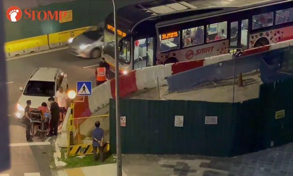 2 passengers injured after SMRT bus captain jams on brakes to avoid collision with car in Choa Chu Kang