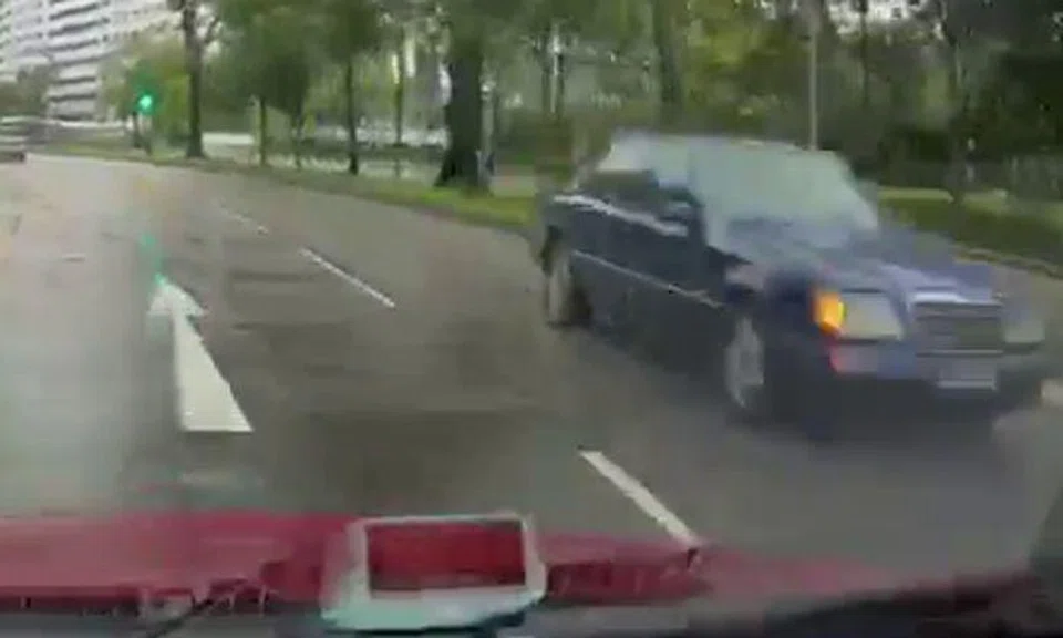 Near-collision with Mercedes going against traffic during rain in Yishun: 'So scary ah!'