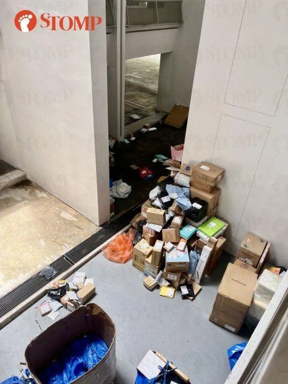Parcels in void deck