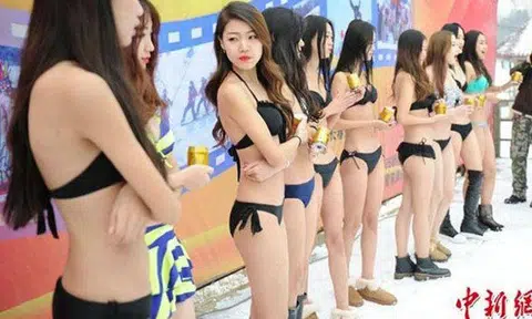 Who left these hot bikini models to freeze in the snow?