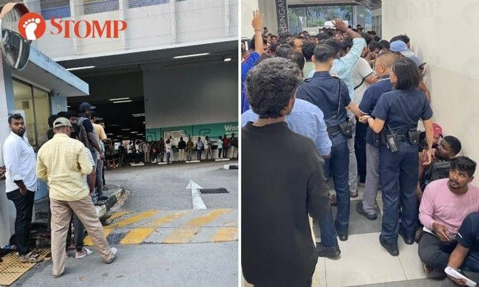 Stomper NF shared a video of a crowd of men shouting in front of a long line of people in the driving centre on Sept 2 morning.